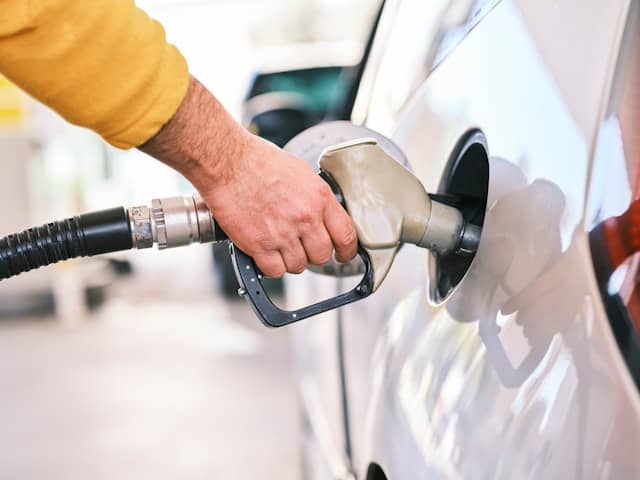 アメリカは今や世界最大の石油生産国？サウジを抜いた訳とは